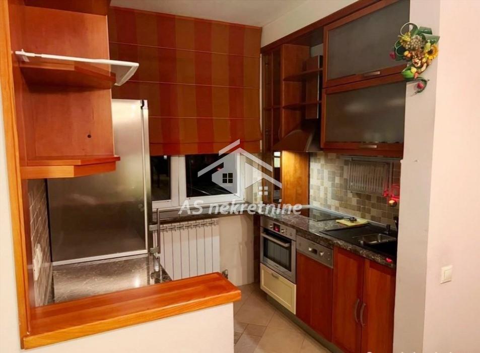 Stan Izdavanje Beograd Đeram Pijaca 74 m2