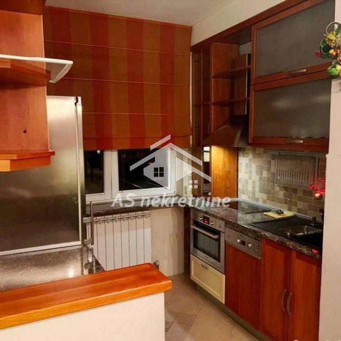 Stan Izdavanje Beograd Đeram Pijaca 74 m2