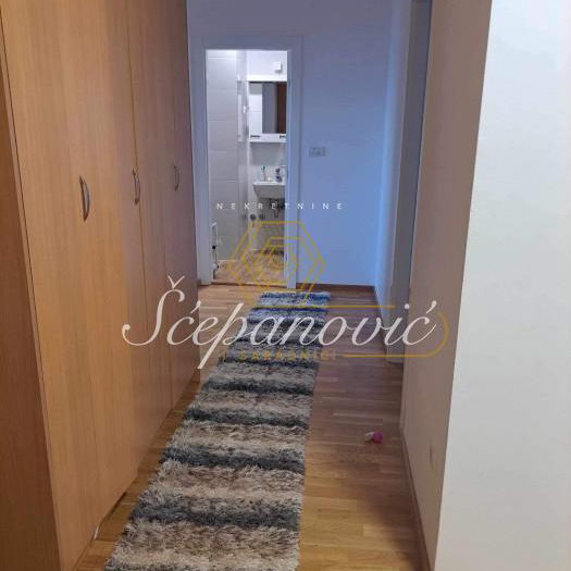Četvorosoban stan na prodaju, Bulevar Patrijarha Pavla, Novi Sad, 83m², 174.300 €