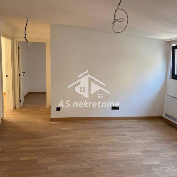 Stan Izdavanje Beograd FON 80 m2