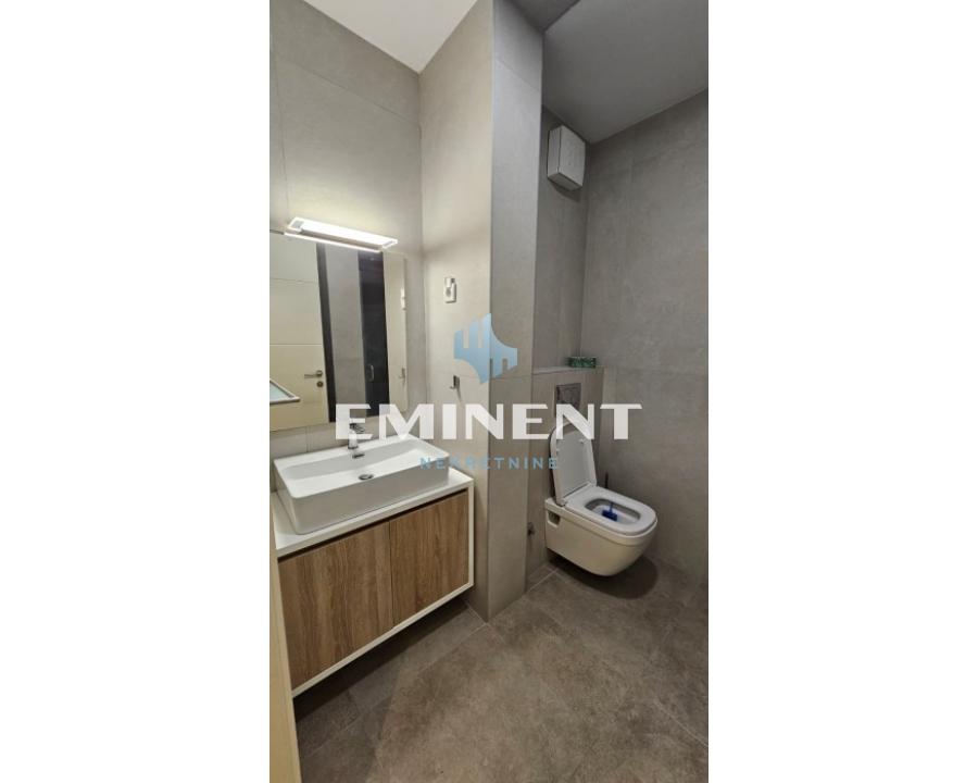 Trosoban stan na prodaju, Blok 65, Beograd, 70m², 329.000 €