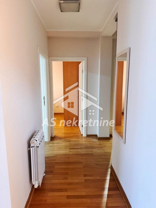 Stan Izdavanje Beograd Lekino Brdo 67 m2