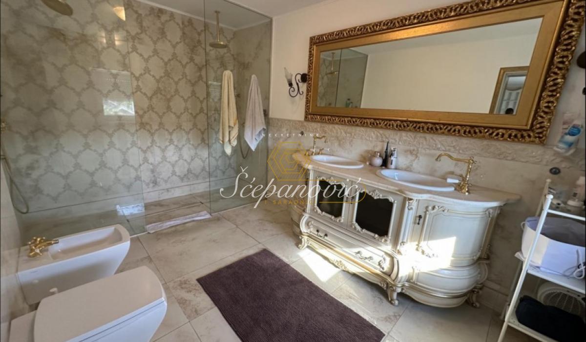 Kuća na prodaju, Sremska Kamenica, Novi Sad, 223m², 425.000 €