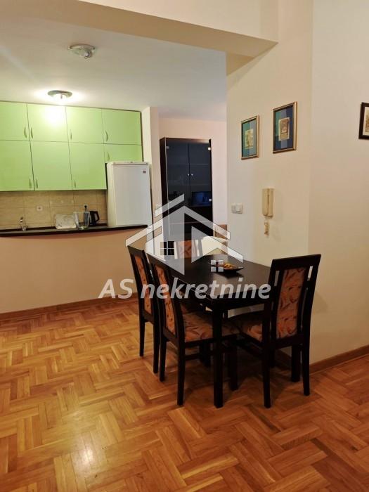 Stan Izdavanje Beograd Đeram Pijaca 58 m2