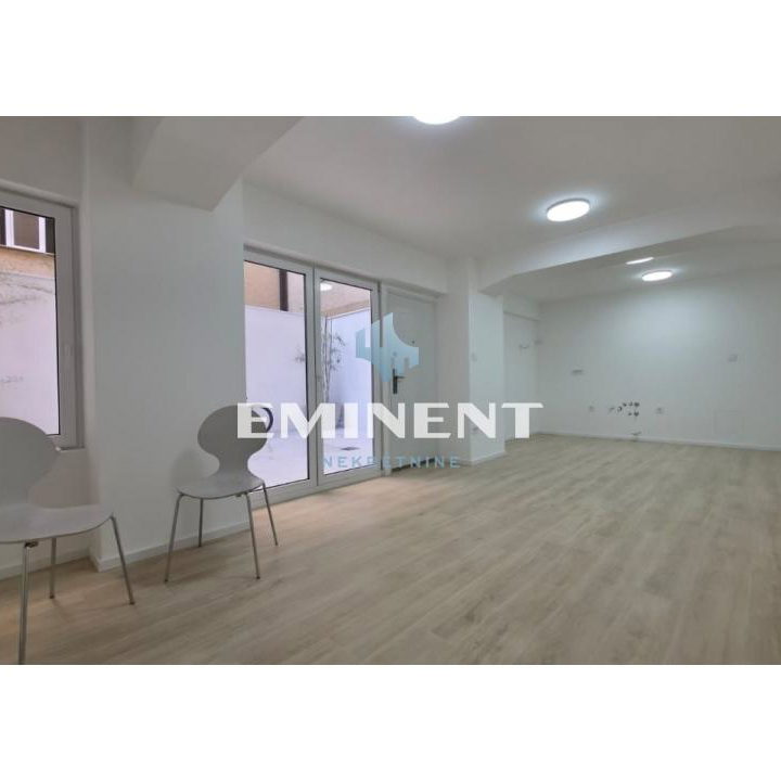 Lokal Izdavanje Beograd Ekonomski Fakultet 86 m2