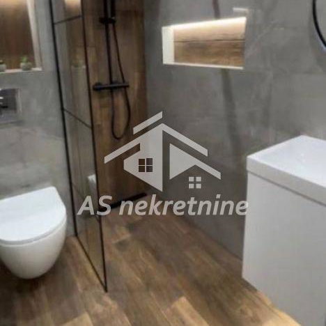 Stan Izdavanje Beograd Karađorđeva 62 m2