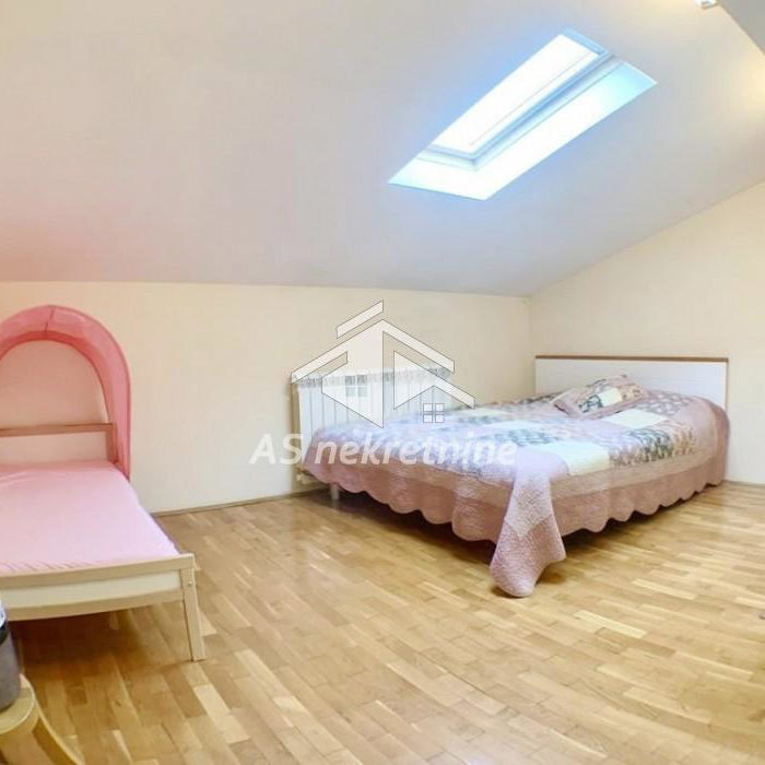 Četvorosoban stan na prodaju, Đeram Pijaca, Beograd, 157m², 390.000 €