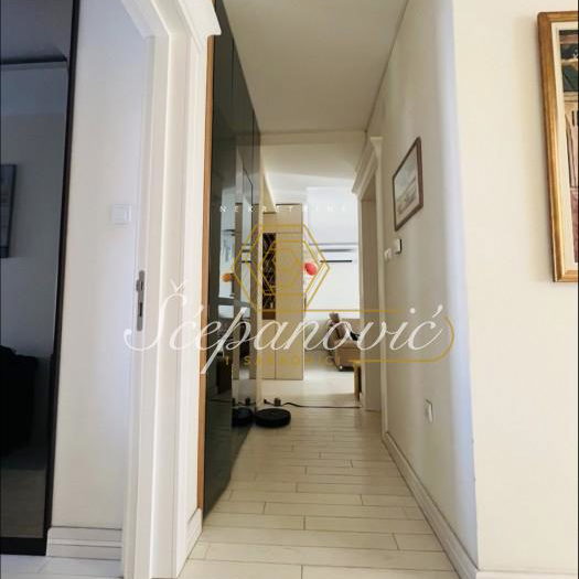 Petosoban stan na prodaju, Rotkvarija, Novi Sad, 181m², 420.000 €