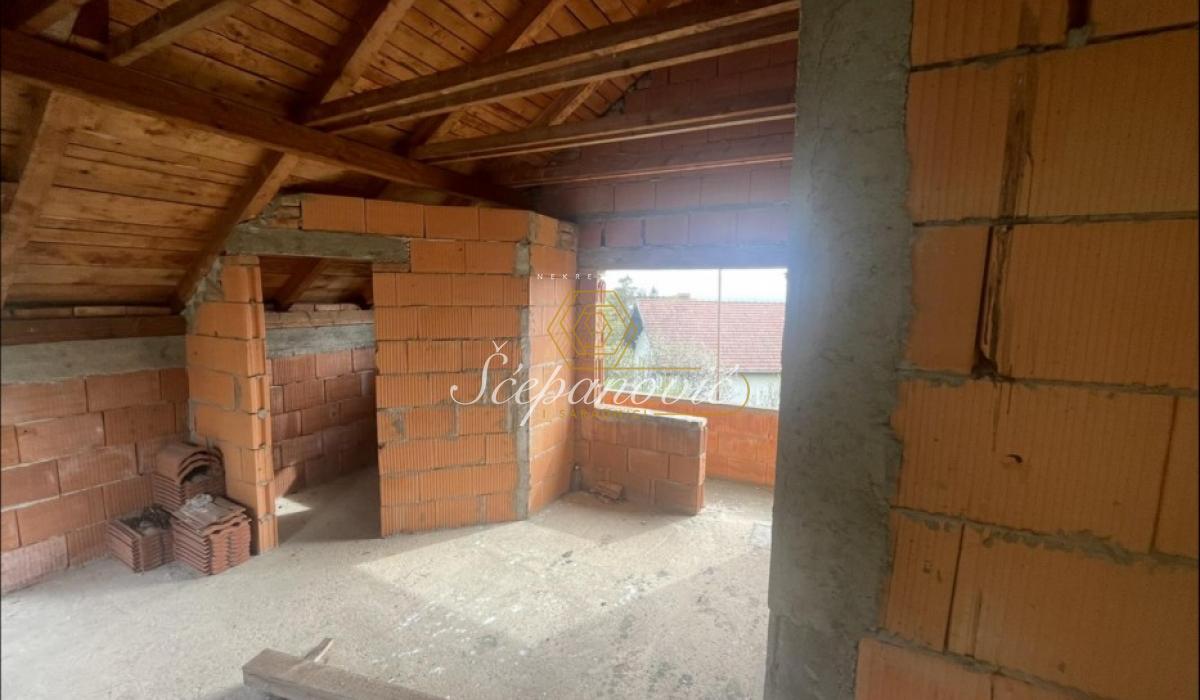Kuća na prodaju, Jazak, Irig, 140m², 300.000 €