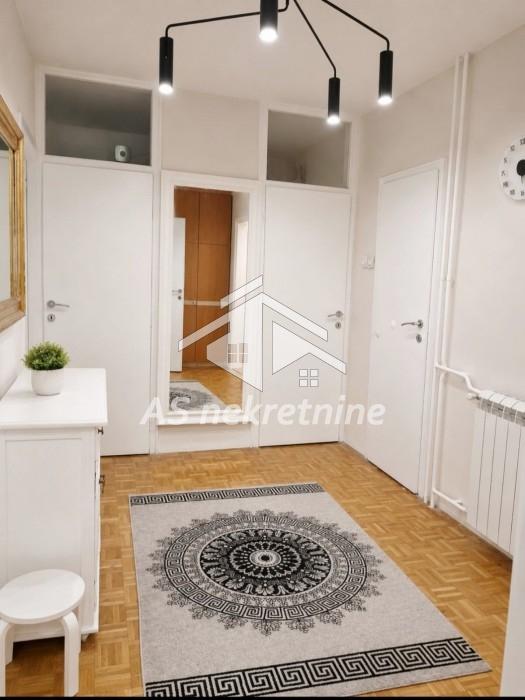 Četvorosoban stan za izdavanje, Blok 28, Beograd, 90m², 1.000 €/mes