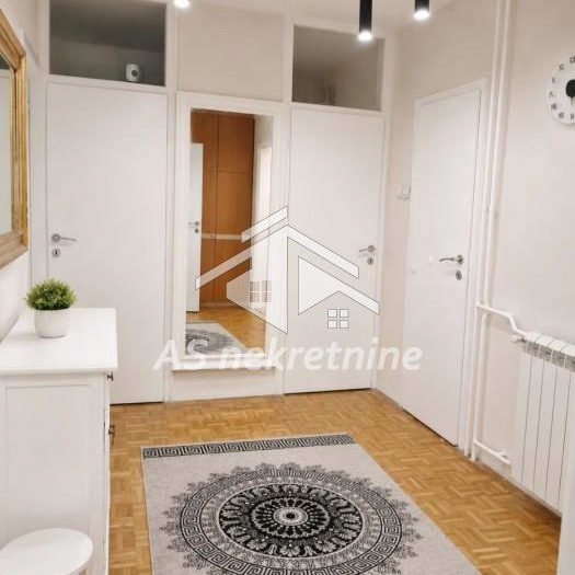 Četvorosoban stan za izdavanje, Blok 28, Beograd, 90m², 1.000 €/mes
