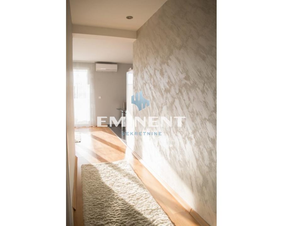 Kuća Prodaja Beograd Kuća Prodaja Beograd Ledine 200 m2