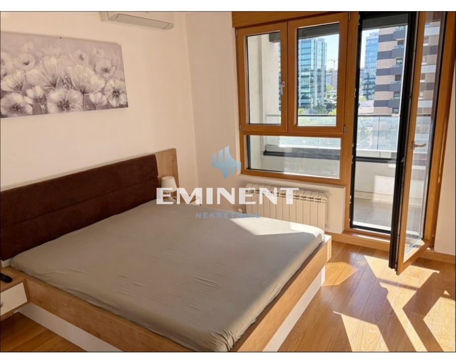 Stan Izdavanje Beograd Blok 65 56 m2
