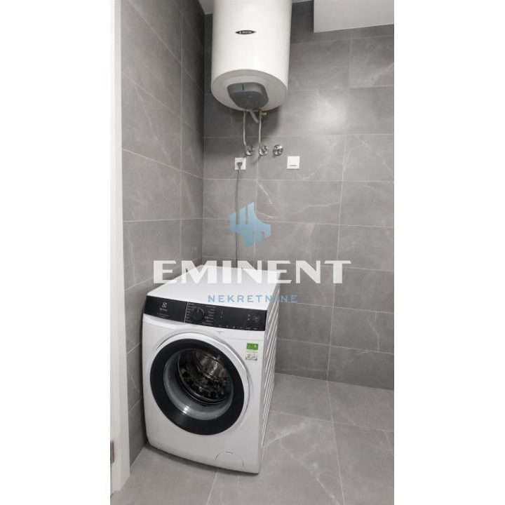 Trosoban stan za izdavanje, Blok 65, Beograd, 81m², 2.200 €/mes