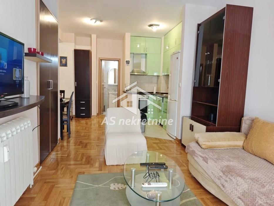 Stan Izdavanje Beograd Đeram Pijaca 58 m2