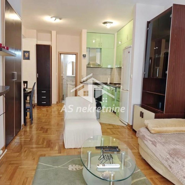 Stan Izdavanje Beograd Đeram Pijaca 58 m2