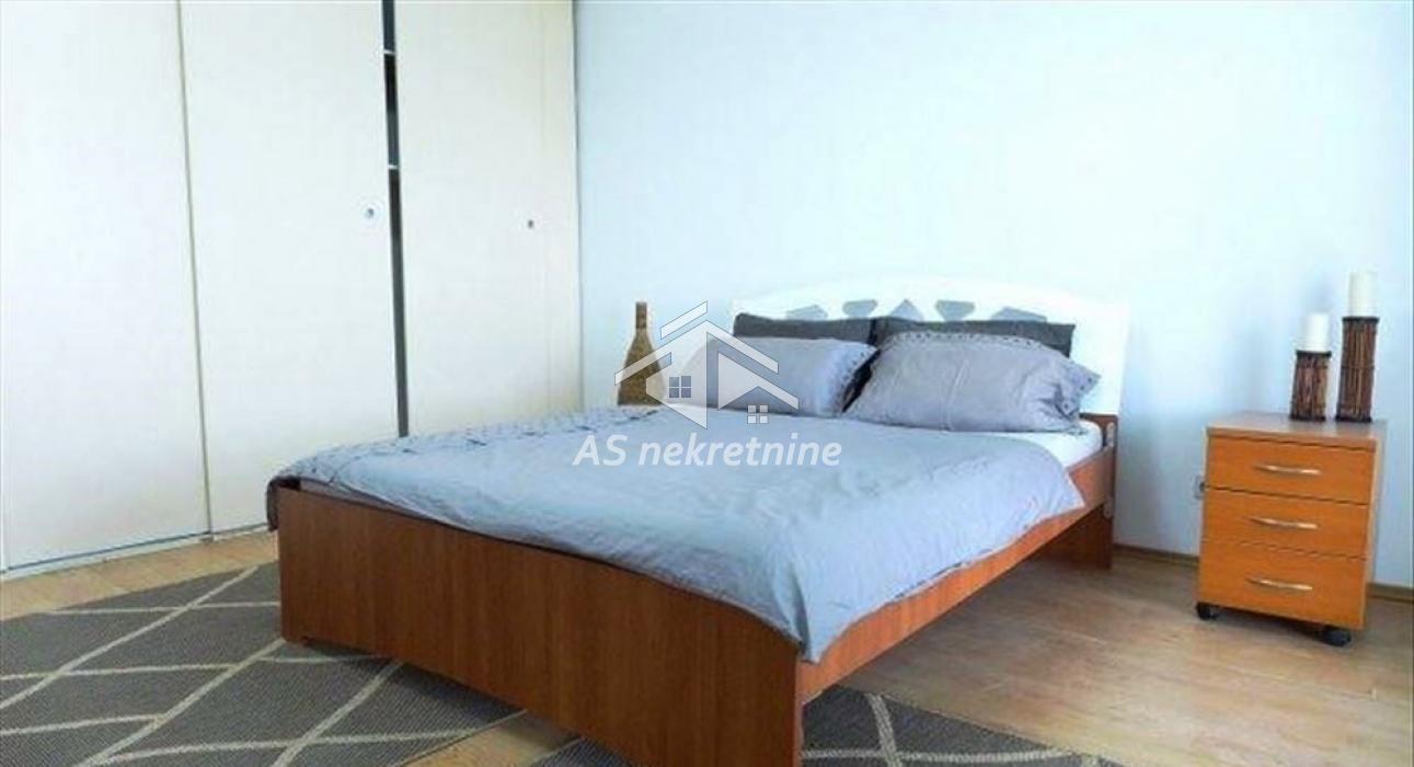 Trosoban stan za izdavanje, Blok 61, Beograd, 160m², 1.100 €/mes