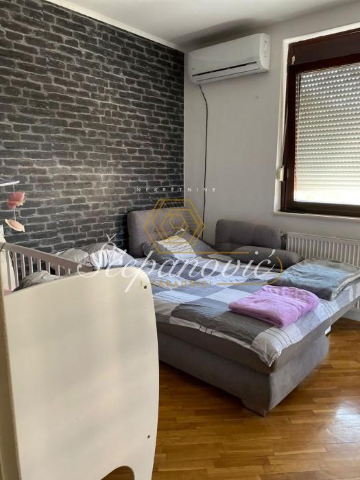 Trosoban stan na prodaju, Salajka, Novi Sad, 71m², 160.000 €