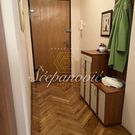 Trosoban stan na prodaju, Bulevar Oslobođenja, Novi Sad, 85m², 246.500 €