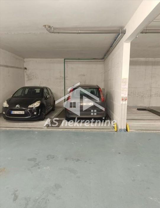 Trosoban stan za izdavanje, Autokomanda, Beograd, 77m², 1.100 €/mes