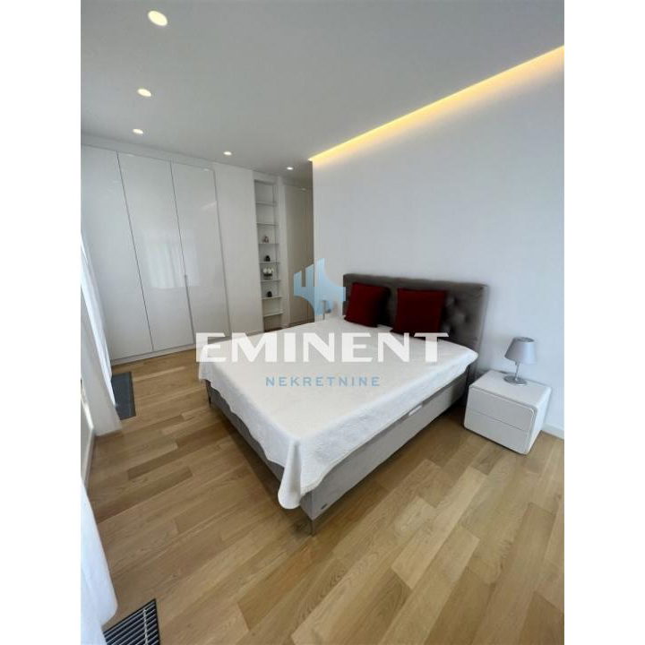 Trosoban stan za izdavanje, Blok 65, Beograd, 205m², 3.600 €/mes