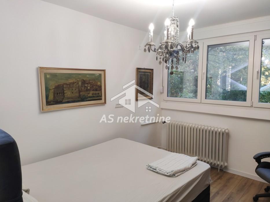 Trosoban stan za izdavanje, Banovo Brdo, Beograd, 52m², 700 €/mes