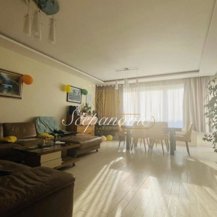 Stan Prodaja Novi Sad  181 m2