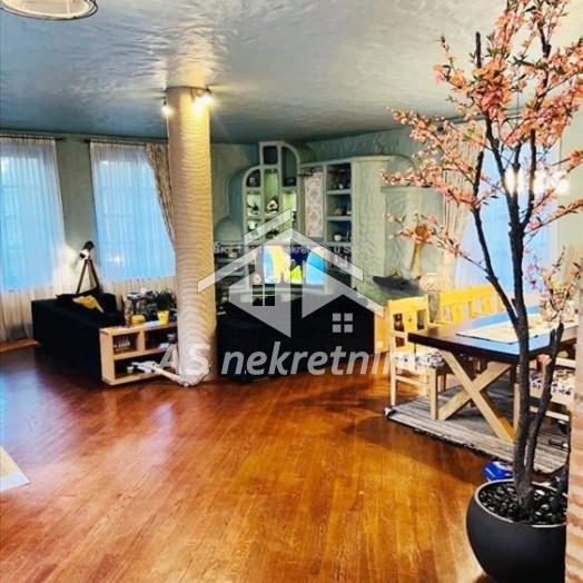 Kuća Izdavanje Beograd Jajinci 367 m2