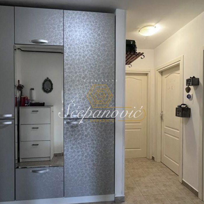 Trosoban stan na prodaju, Petrovaradin, Novi Sad, 75m², 199.000 €