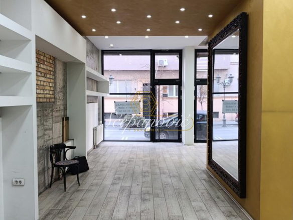 Lokal Izdavanje Novi Sad  134 m2