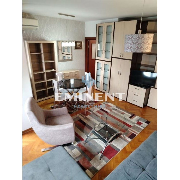 Stan Izdavanje Beograd FON 40 m2