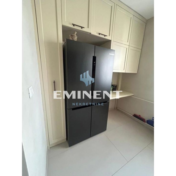 Stan Izdavanje Beograd Blok 22 180 m2