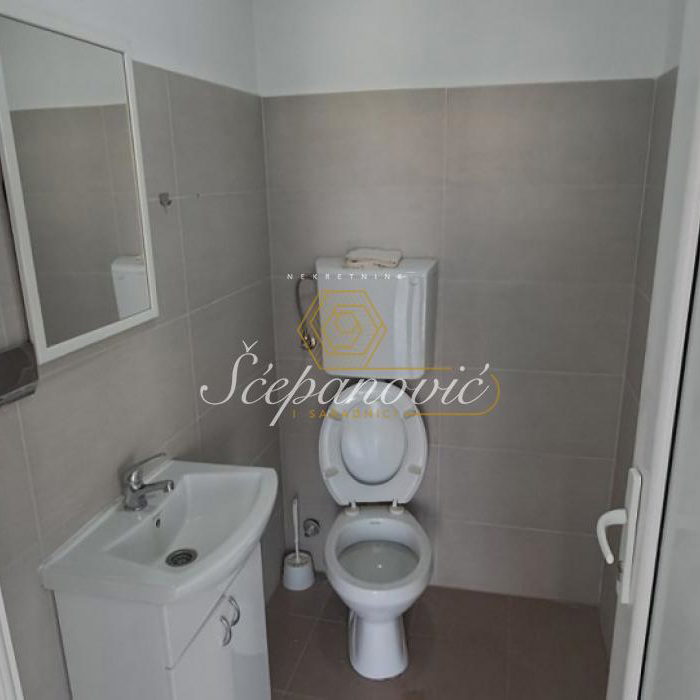 Lokal Izdavanje Novi Sad  139 m2