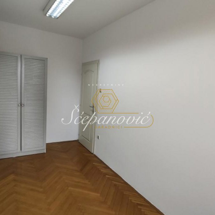 Lokal Izdavanje Novi Sad  46 m2