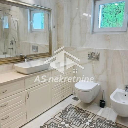 Petosoban stan za izdavanje, Senjak, Beograd, 215m², 5.000 €/mes