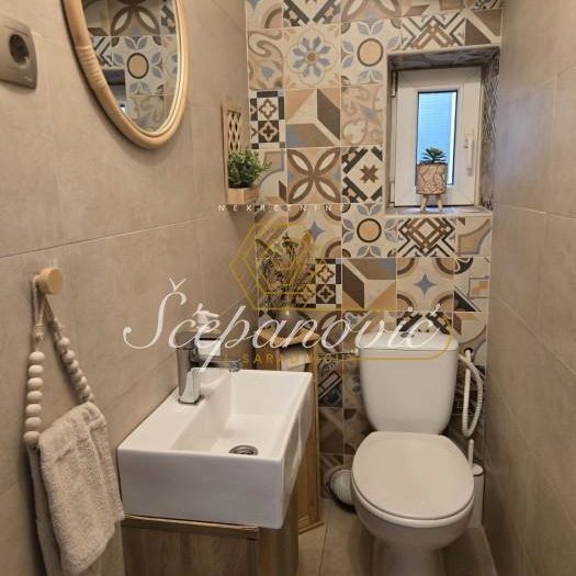 Stan Prodaja Novi Sad  72 m2