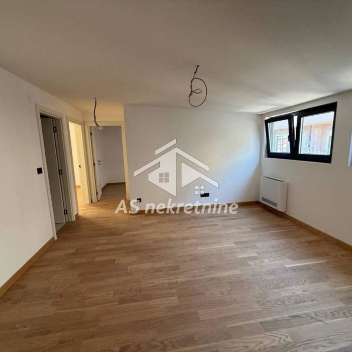 Stan Izdavanje Beograd FON 80 m2