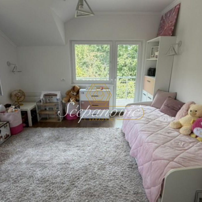 Kuća na prodaju, Alibegovac, Novi Sad, 212m², 450.000 €