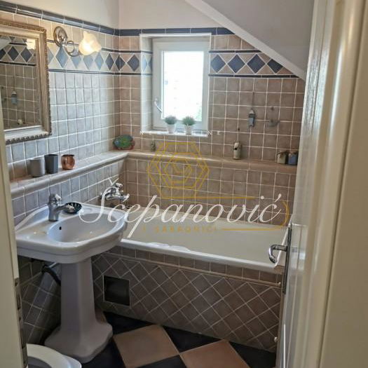 Dvosoban stan na prodaju, Grbavica, Novi Sad, 77m², 231.000 €
