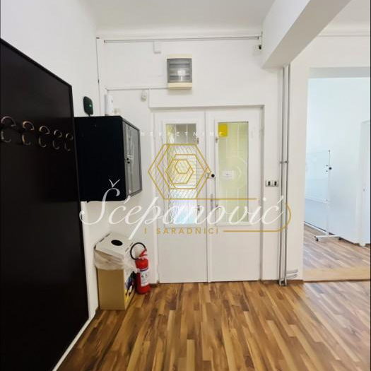 Četvorosoban stan na prodaju, Centar, Novi Sad, 131m², 450.000 €