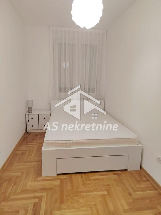 Četvorosoban stan za izdavanje, Banjica, Beograd, 79m², 1.400 €/mes