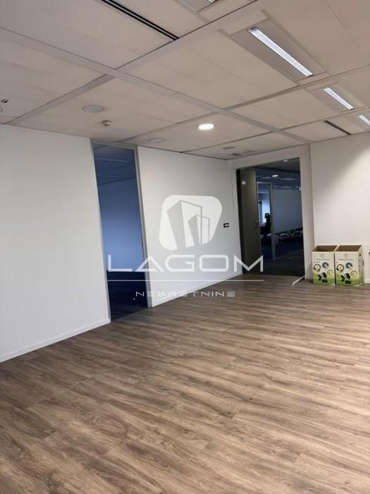 Lokal Izdavanje Beograd Blok 67 - Belville 838 m2
