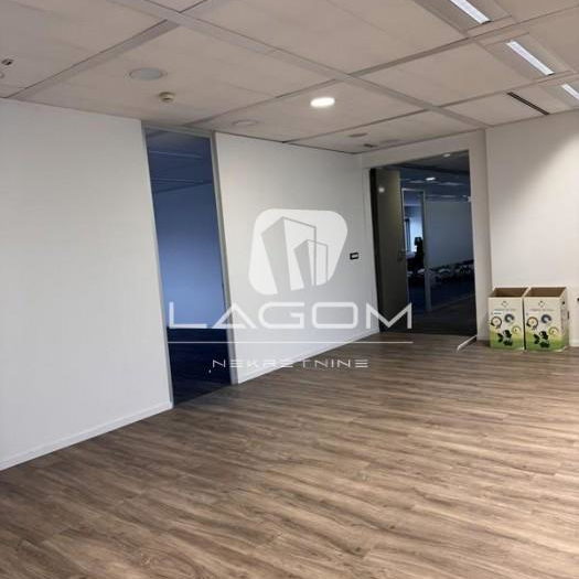 Lokal Izdavanje Beograd Blok 67 - Belville 838 m2