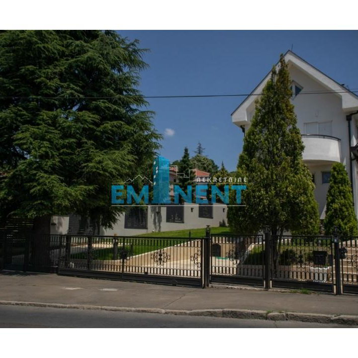 Kuća na prodaju, Banovo Brdo, Beograd, 260m², 1.200.000 €