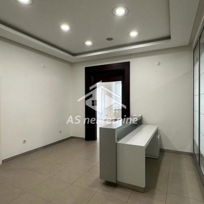 Višesoban stan za izdavanje, Kalenić Pijaca, Beograd, 223m², 2.400 €/mes