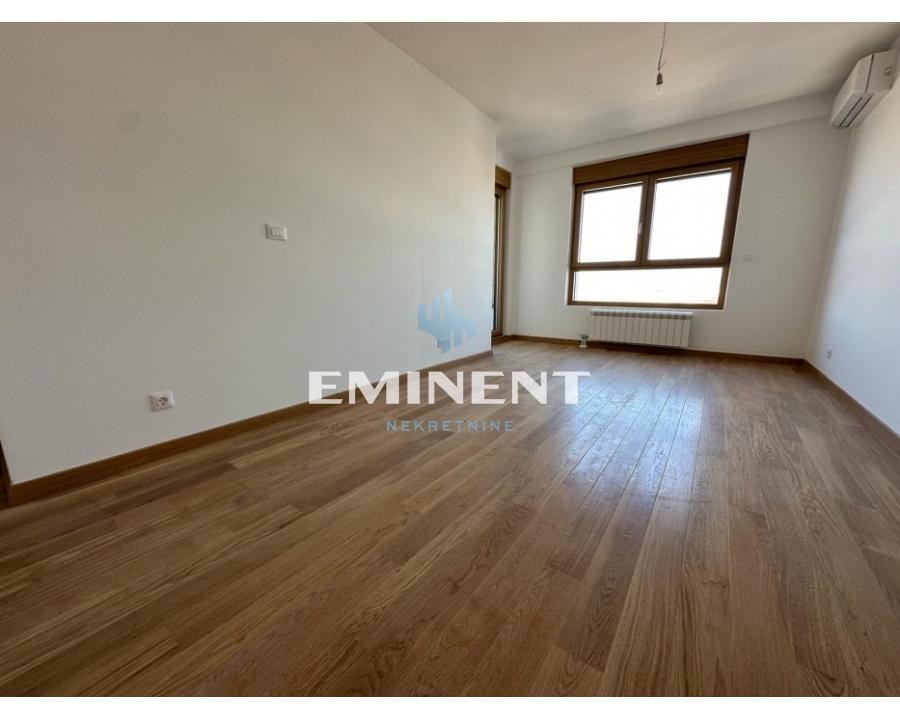 Lokal Izdavanje Beograd Blok 65 160 m2
