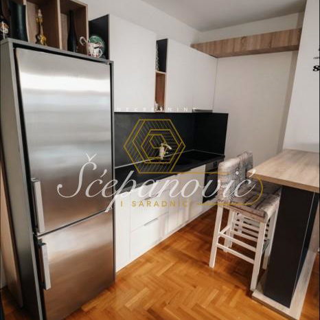 Stan Izdavanje Novi Sad  27 m2
