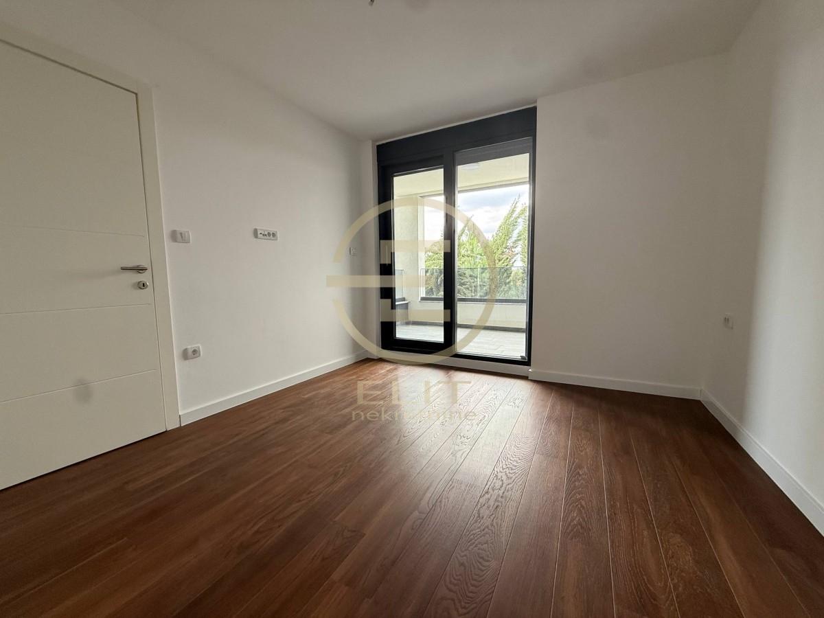 prodaja-nekretnina-k94n0rxRZx Višesoban stan na prodaju, Bulevar Evrope, Novi Sad, 136m², 367.200 €