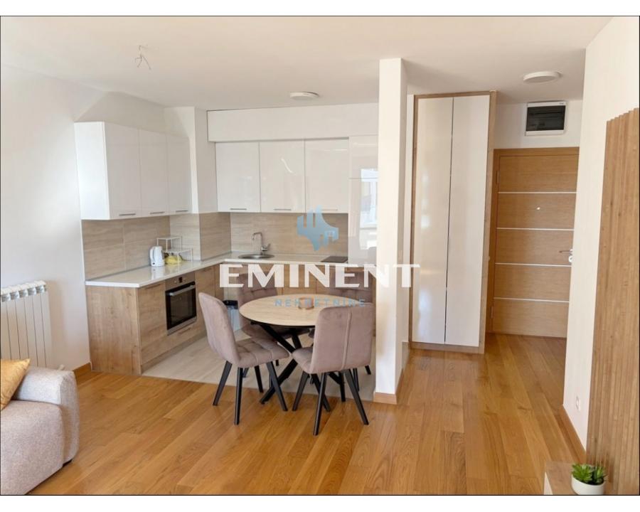 Stan Izdavanje Beograd Blok 65 56 m2