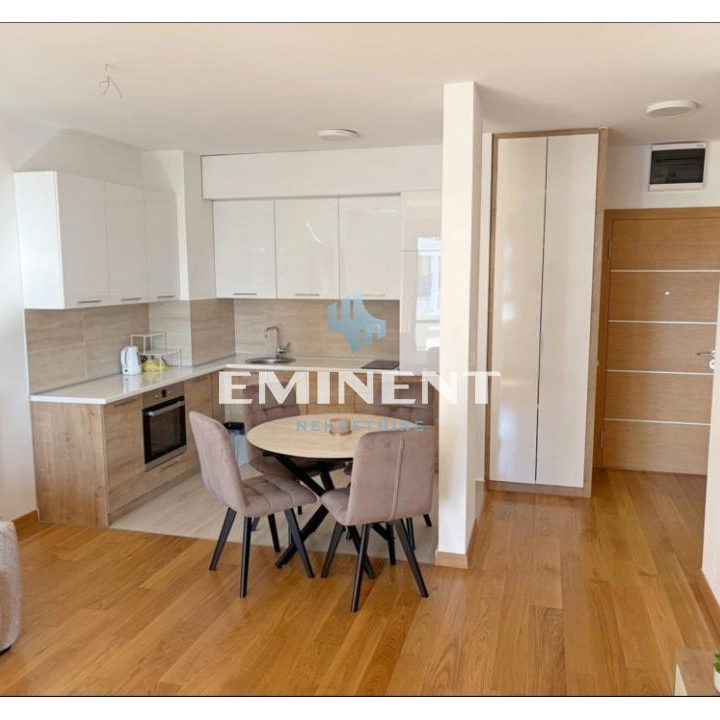 Stan Izdavanje Beograd Blok 65 56 m2